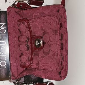 Coach mini burgundy classic crossbody bag, excellent condition 👌